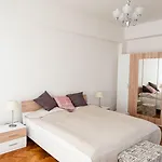 Stunning Design Apartament
